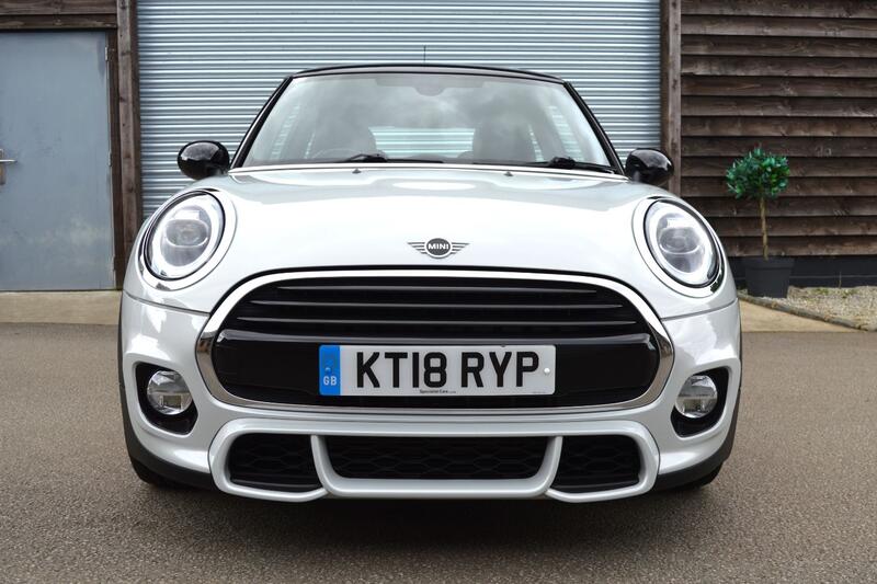 MINI HATCH