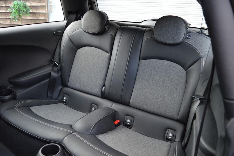 MINI HATCH