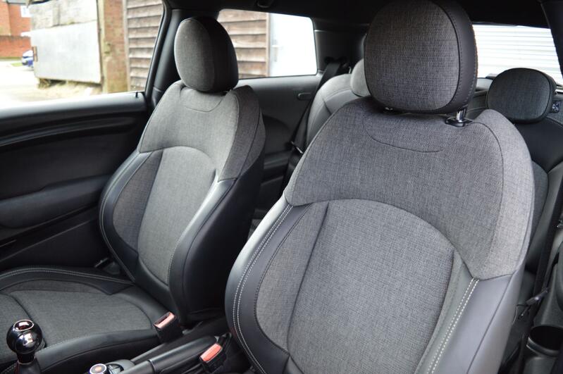 MINI HATCH