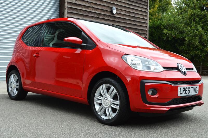 VOLKSWAGEN UP 1.0 MPI 75 ASG HIGH UP 3 DOOR