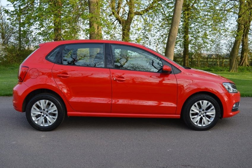 View VOLKSWAGEN POLO 1.0 SE BLUEMOTION 5 Door