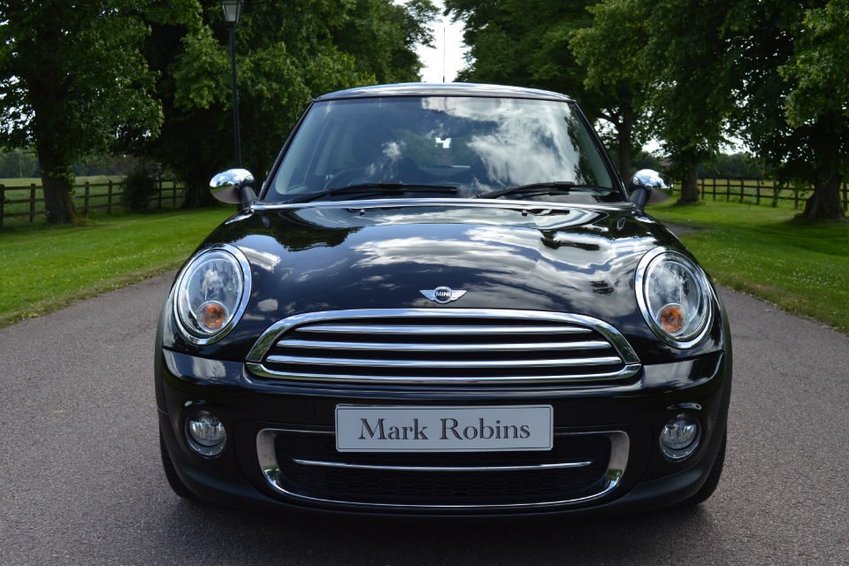 MINI HATCH