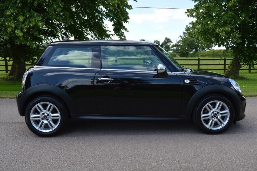 View MINI HATCH 1.6 COOPER D HATCHBACK PEPPER PACK