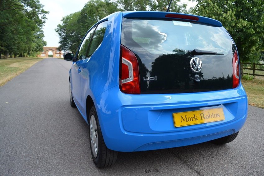 VOLKSWAGEN UP