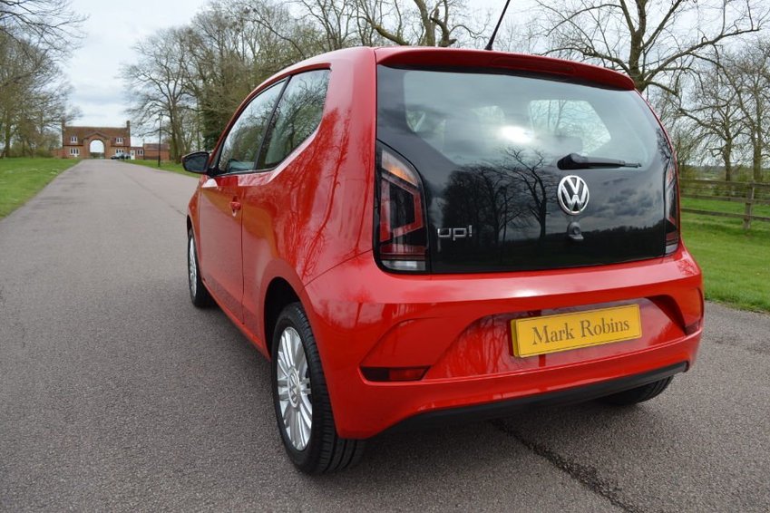 VOLKSWAGEN UP