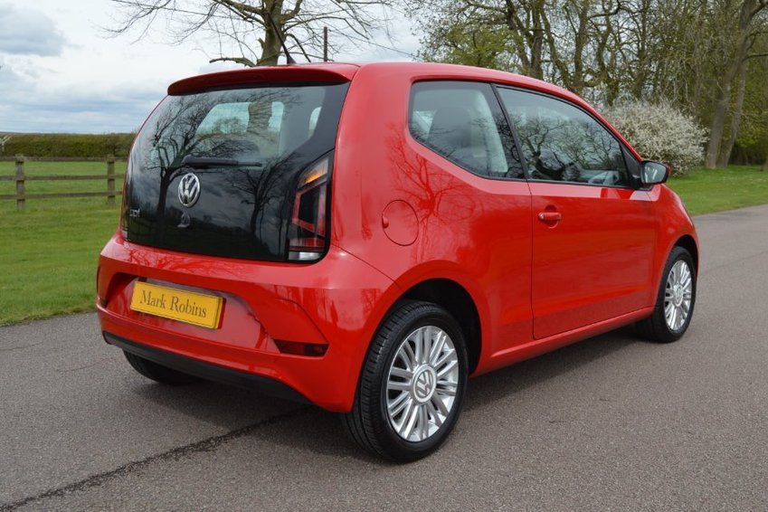 VOLKSWAGEN UP