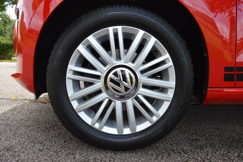 VOLKSWAGEN UP