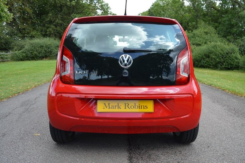 VOLKSWAGEN UP