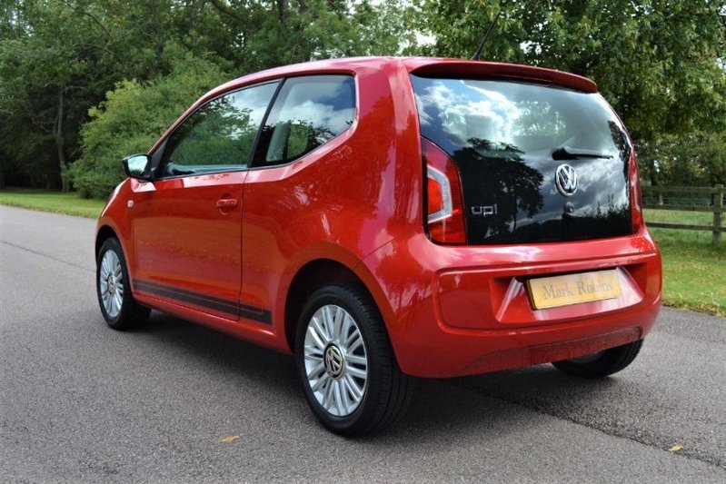 VOLKSWAGEN UP