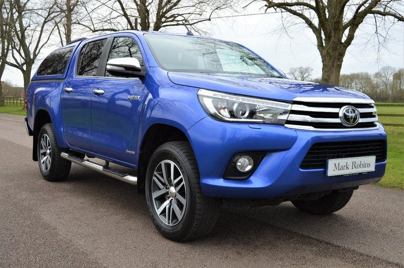 TOYOTA HILUX