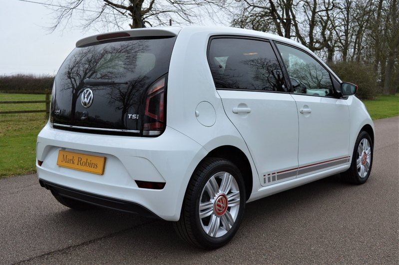 VOLKSWAGEN UP