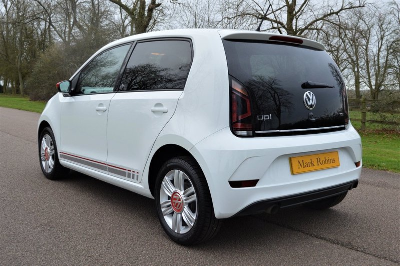 VOLKSWAGEN UP