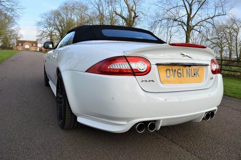 JAGUAR XKR