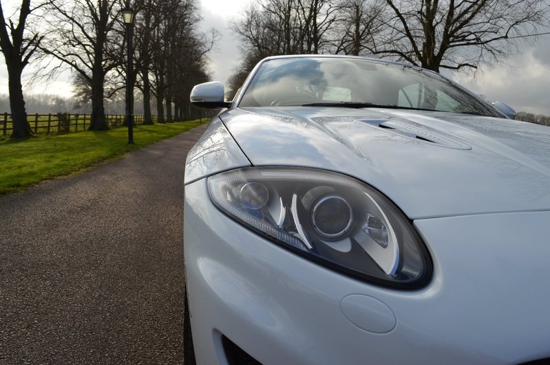 JAGUAR XKR