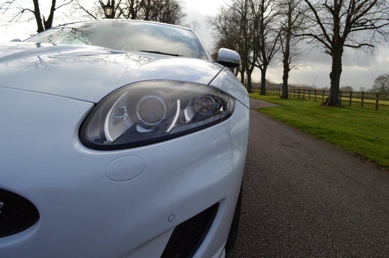 JAGUAR XKR