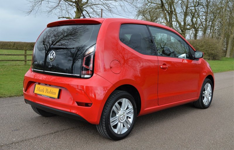 VOLKSWAGEN UP