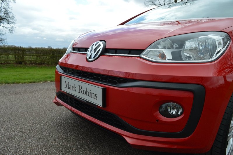VOLKSWAGEN UP
