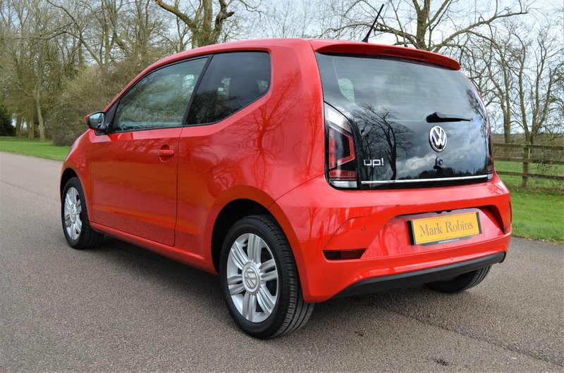 VOLKSWAGEN UP