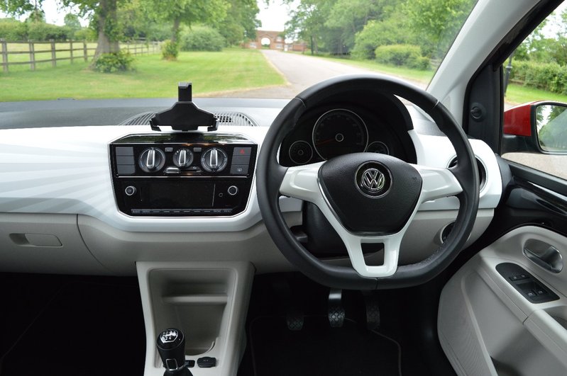 VOLKSWAGEN UP