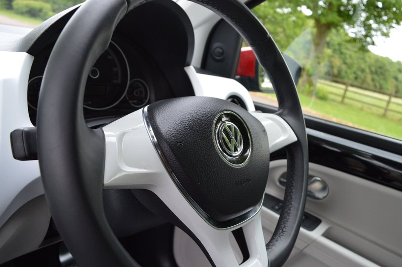 VOLKSWAGEN UP