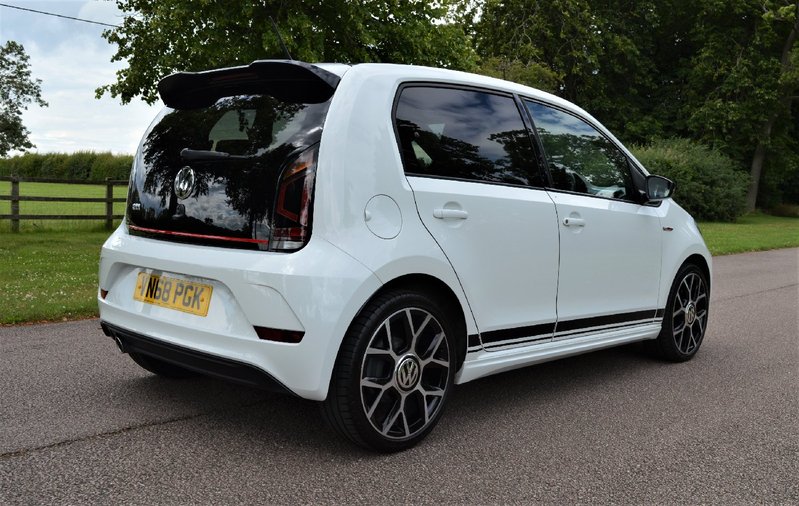 VOLKSWAGEN UP