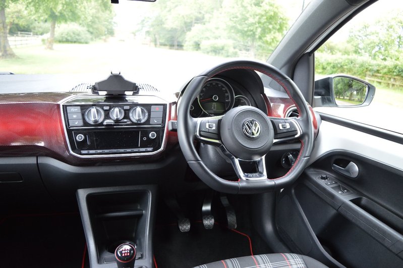 VOLKSWAGEN UP