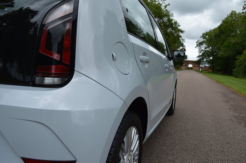 VOLKSWAGEN UP