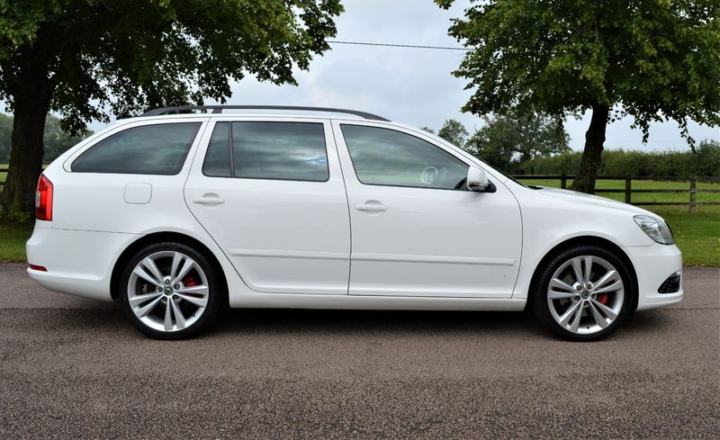 View SKODA OCTAVIA 2.0 TDi 170 DSG VRS ESTATE