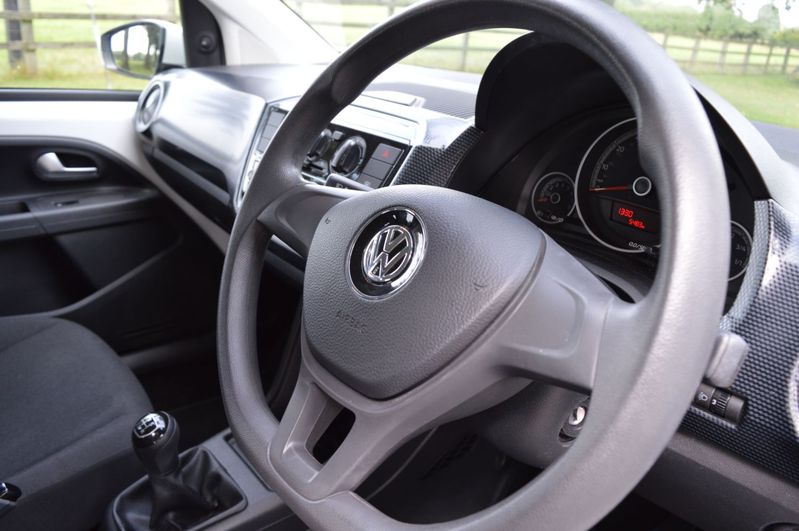 VOLKSWAGEN UP