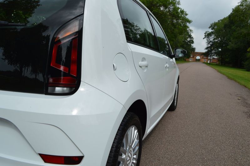 VOLKSWAGEN UP