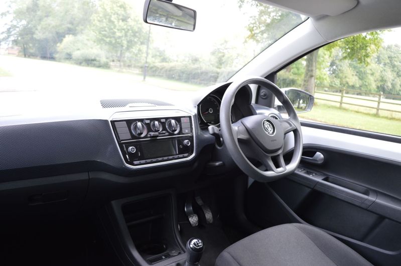 VOLKSWAGEN UP