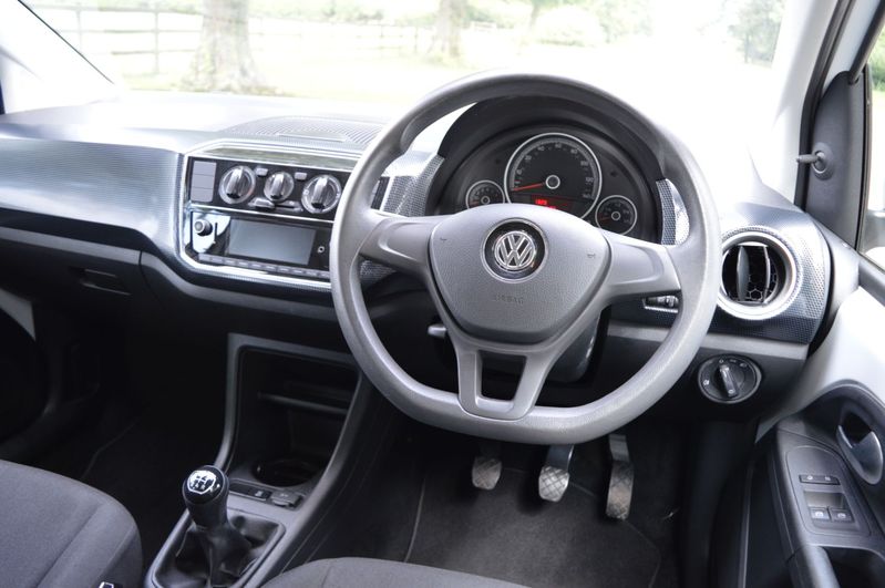 VOLKSWAGEN UP