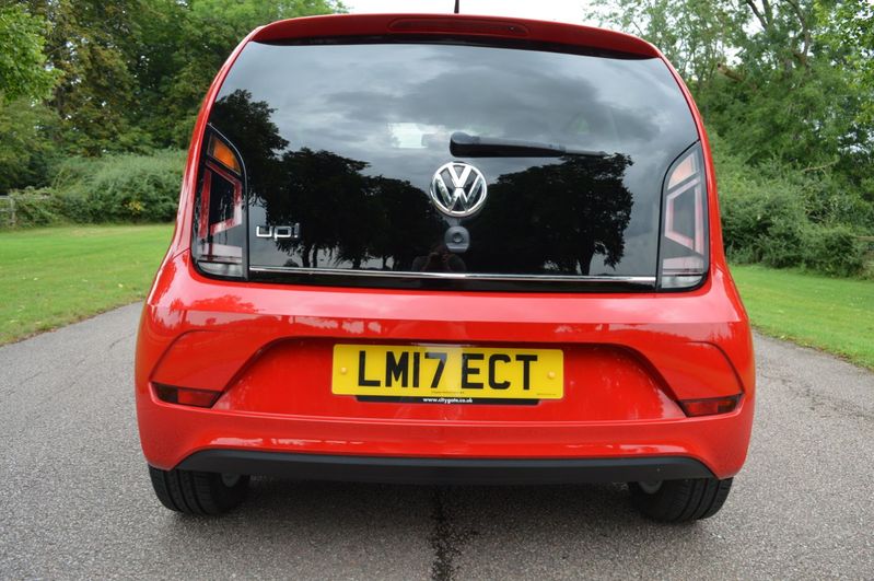 VOLKSWAGEN UP