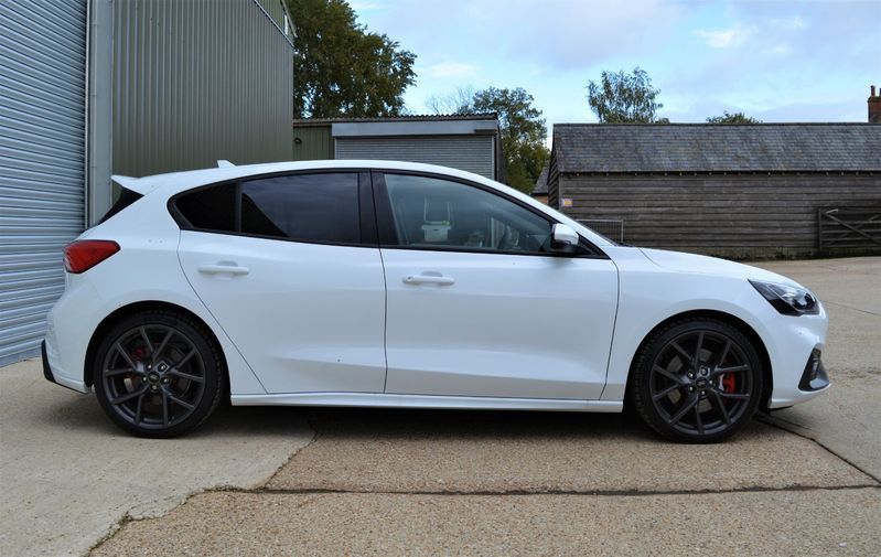 View FORD FOCUS 2.3 ST 280PS PERFORMANCE PACK 5 DOOR
