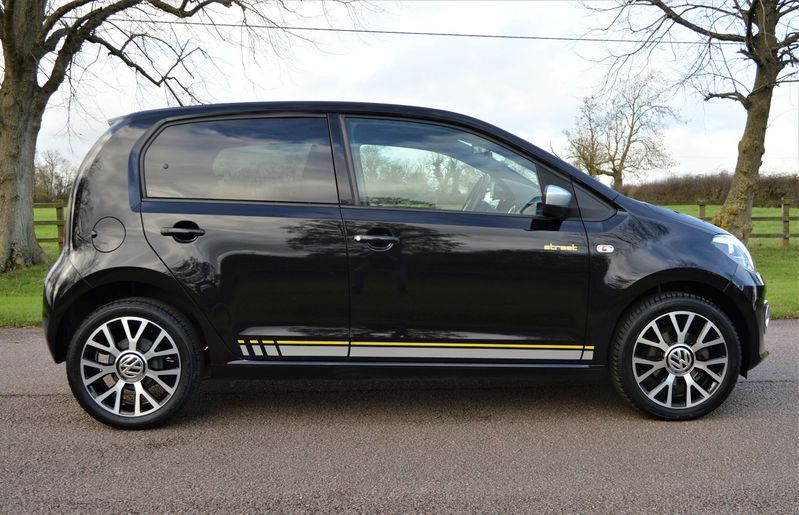 View VOLKSWAGEN UP STREET UP