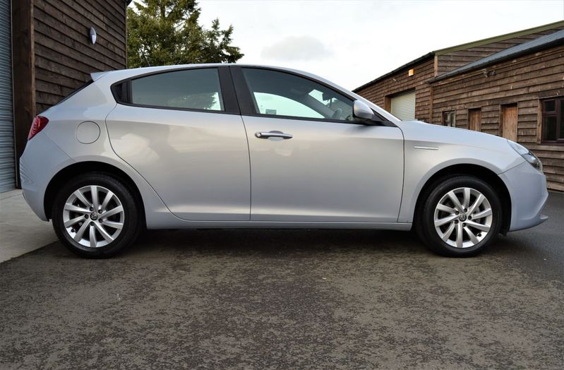 View ALFA ROMEO GIULIETTA 1.4 TB  5 DOOR