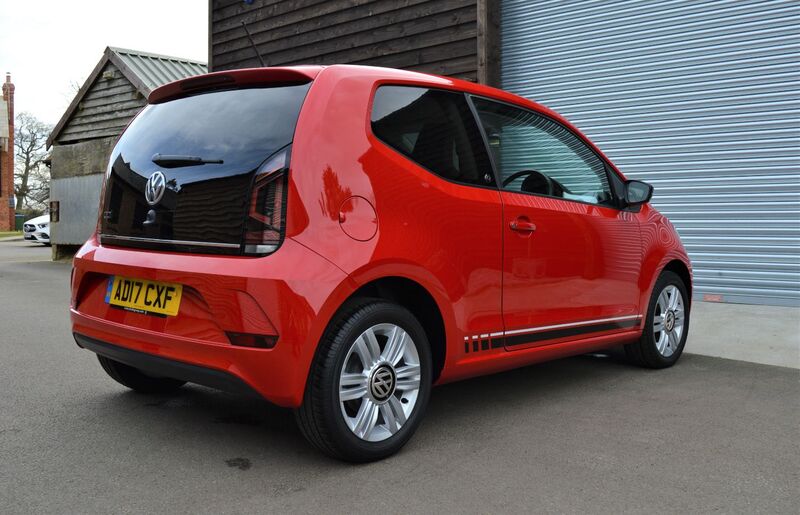 VOLKSWAGEN UP