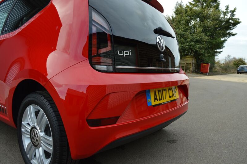 VOLKSWAGEN UP