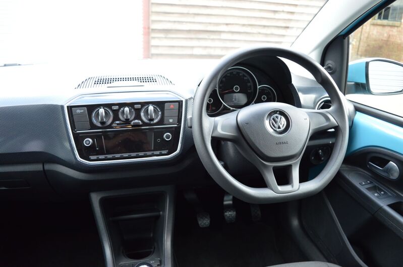 VOLKSWAGEN UP