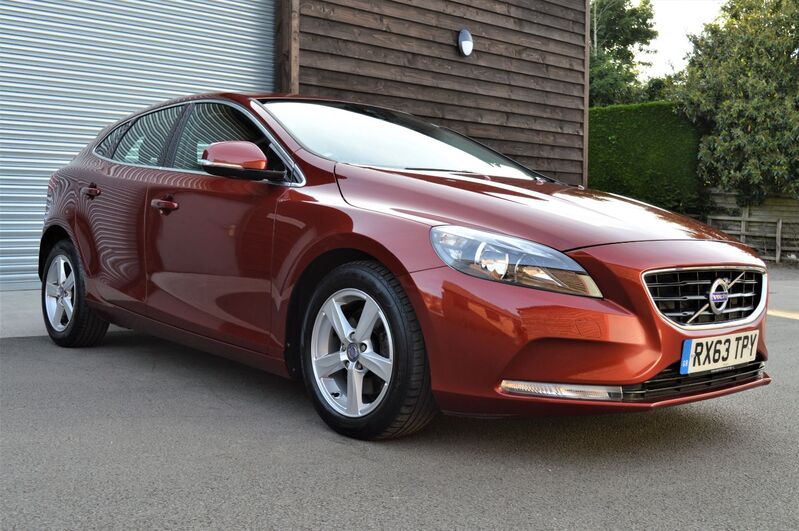 VOLVO V40