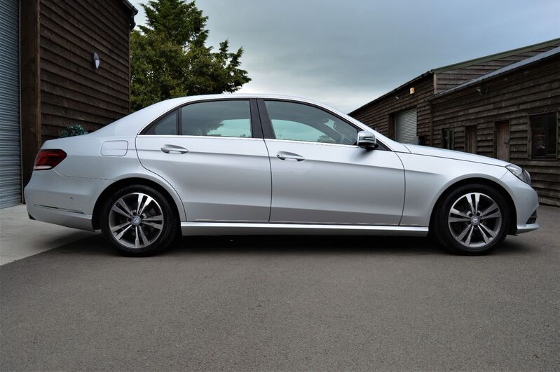 View MERCEDES-BENZ E CLASS E220 CDI SE 4 DOOR