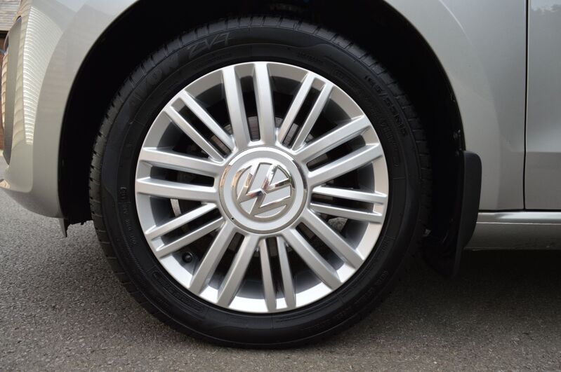 VOLKSWAGEN UP