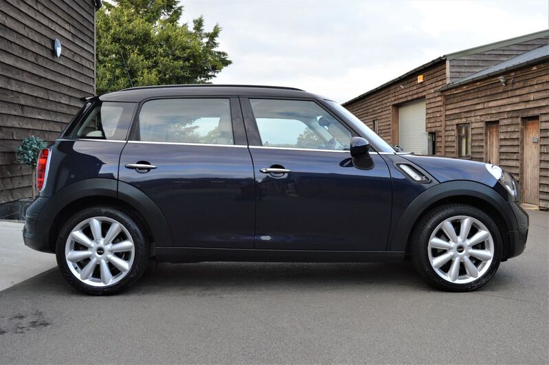 View MINI COUNTRYMAN COOPER S ALL4 AUTO 5 DOOR