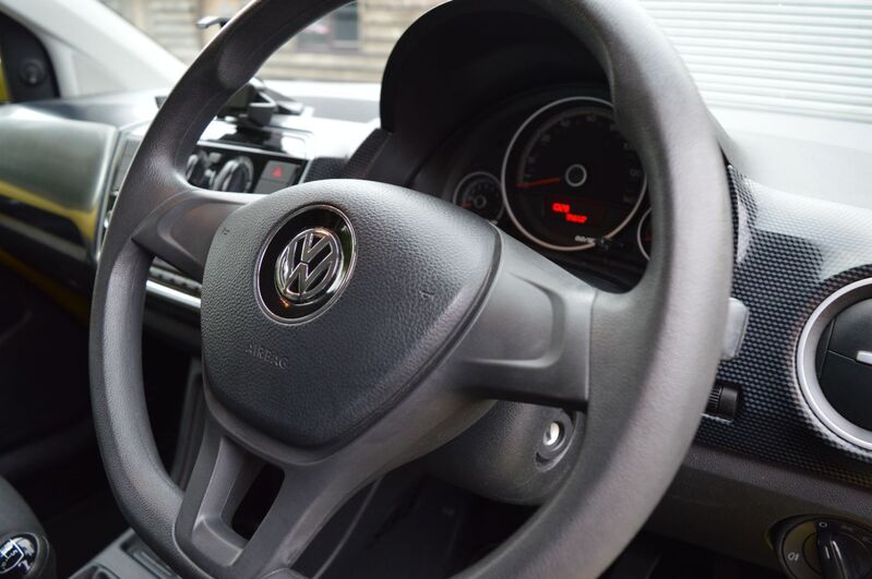 VOLKSWAGEN UP