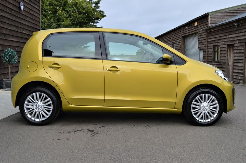 VOLKSWAGEN UP