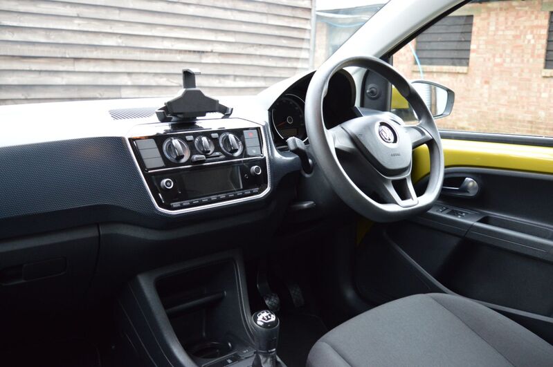 VOLKSWAGEN UP