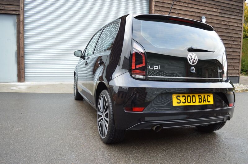 VOLKSWAGEN UP