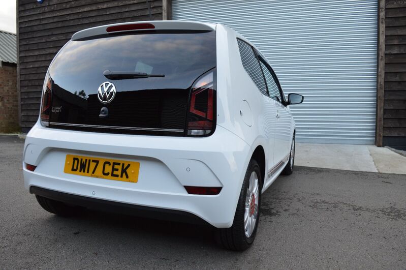 VOLKSWAGEN UP