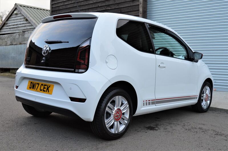 VOLKSWAGEN UP