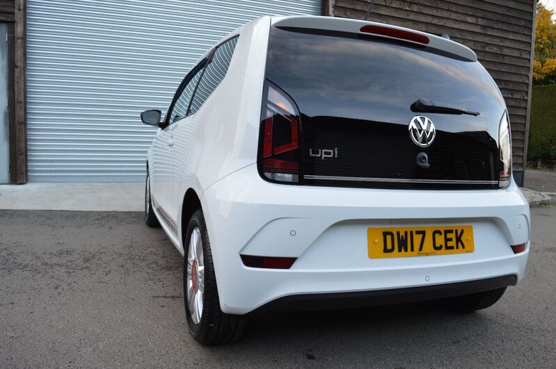 VOLKSWAGEN UP